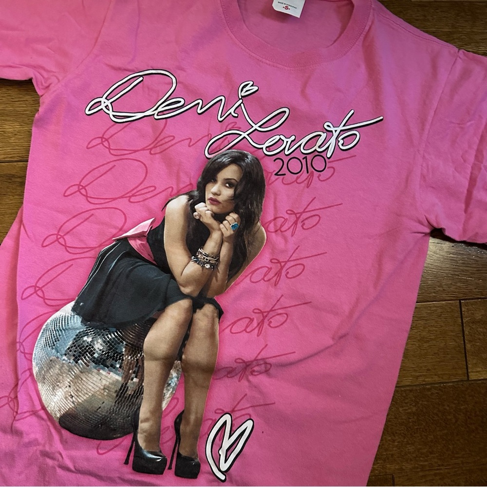 2010 Demi Lovato tour tee